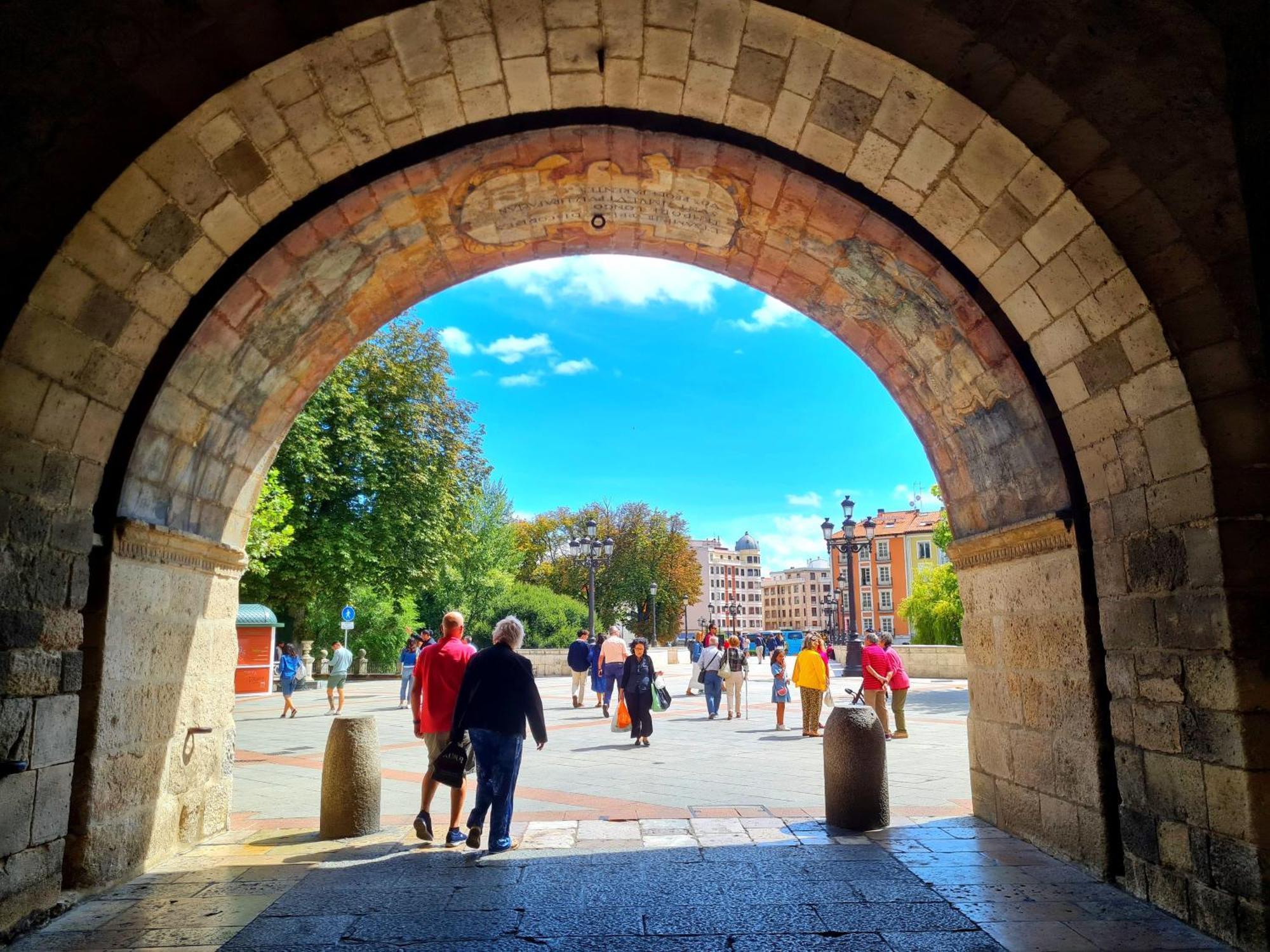 Urban Burgos Otel Dış mekan fotoğraf